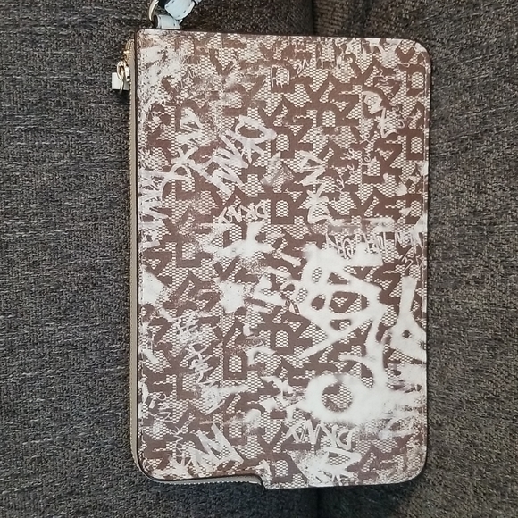 Nwt DKNY medium brown graffiti wristlet. Retails $78 - Picture 8 of 8